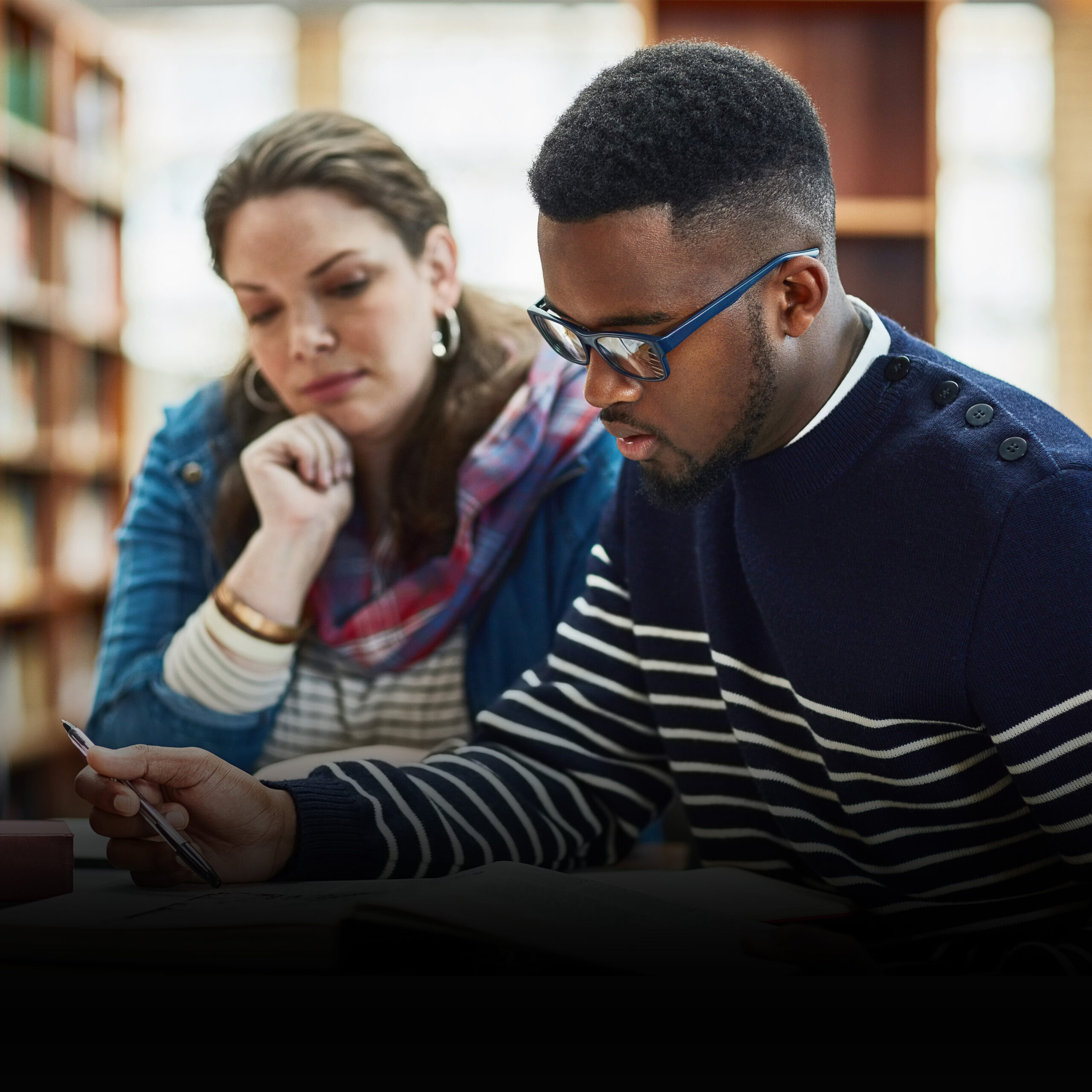 Adult students collaborating during an Integrated Studies class at MTSU.