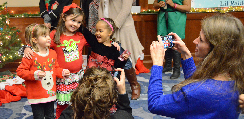 MTSU Little Raiders, parents enjoy Christmas party to remember