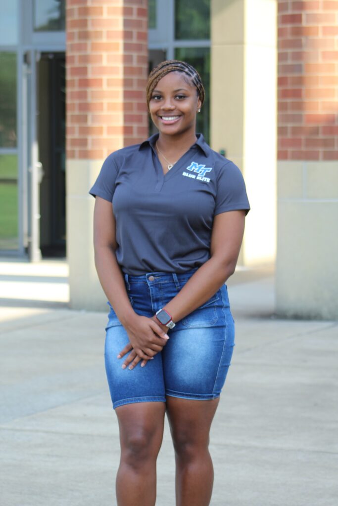 Headshot of Blue Elite, Gisselle Noel