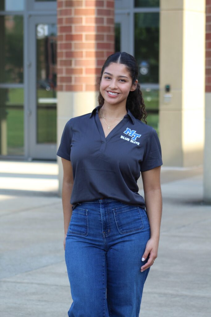 Headshot of Blue Elite, Linsey Mata